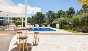 Resa estates Ibiza rental license vadella carbo sale pool shot.jpg